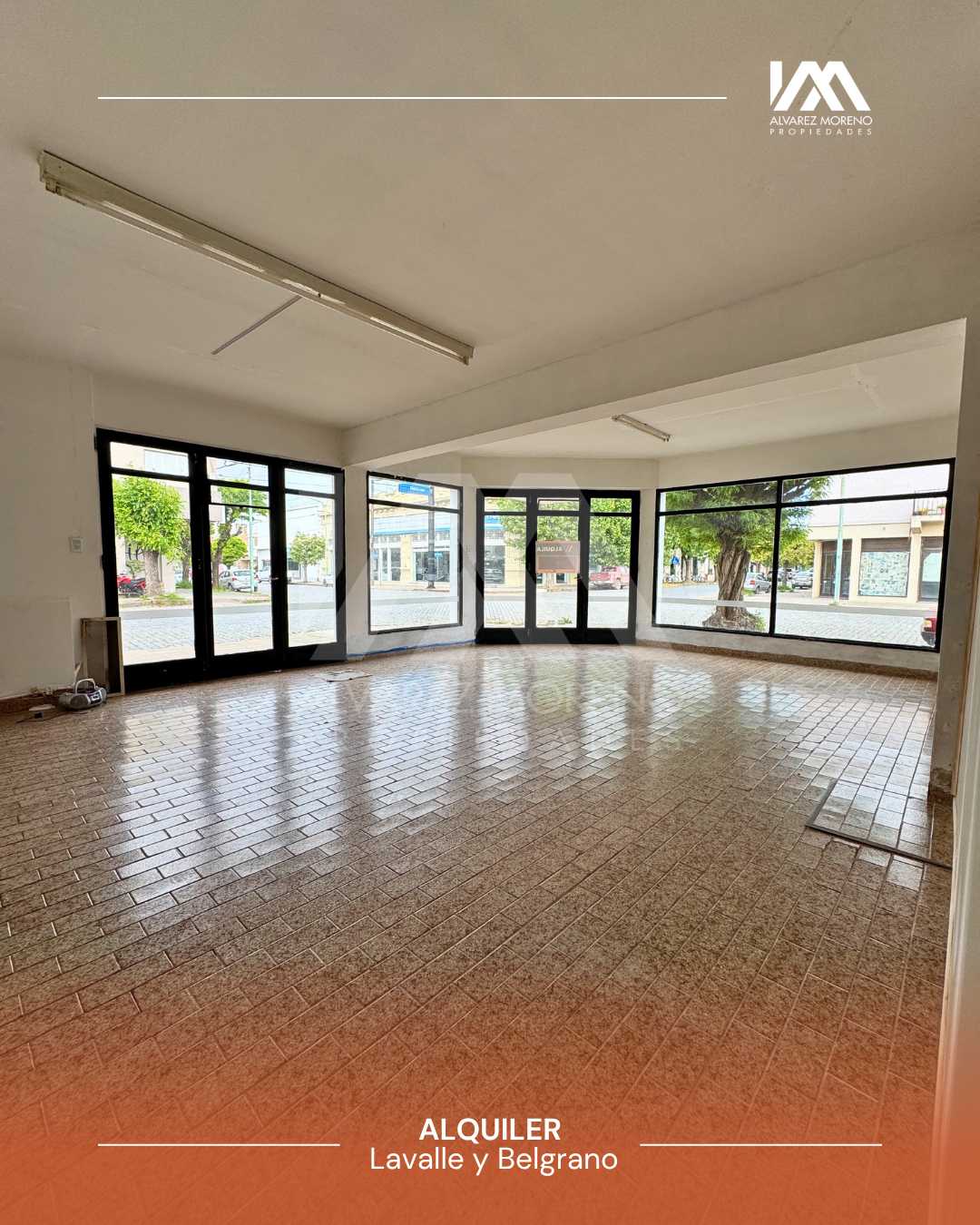 Alvarez Moreno Propiedades - Brinda asesoramiento y soluciones a nuestros clientes en lo que se refiera al mercado inmobiliario. Ventas, tasaciones, alquileres de todo tipo de propiedades$750.000  LOCAL EN INMEJORABLE ESQUINA COMERCIAL