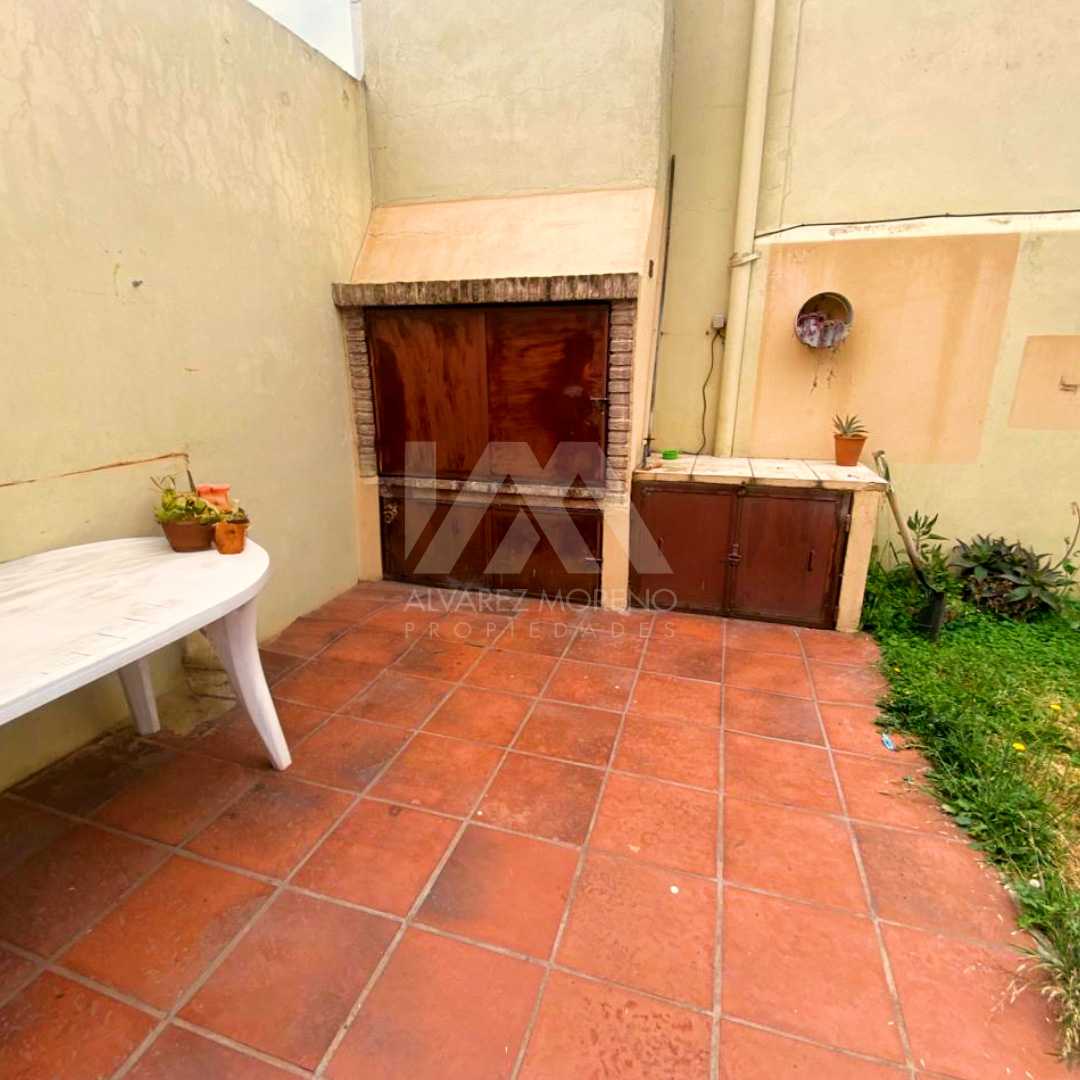 Alvarez Moreno Propiedades - Brinda asesoramiento y soluciones a nuestros clientes en lo que se refiera al mercado inmobiliario. Ventas, tasaciones, alquileres de todo tipo de propiedades90.000 usd Casa en esquina España y Lacunza