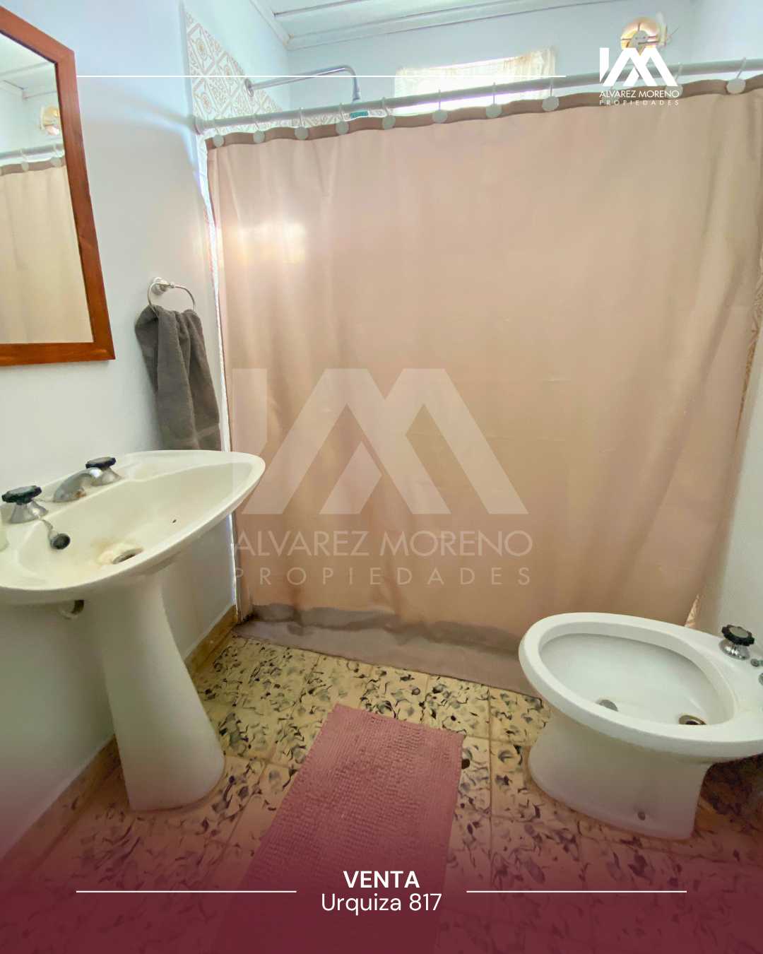 Alvarez Moreno Propiedades - Brinda asesoramiento y soluciones a nuestros clientes en lo que se refiera al mercado inmobiliario. Ventas, tasaciones, alquileres de todo tipo de propiedadesRESERVADA!! CASA MUY COMODA CON GRAN PATIO- APTA CREDITO HIPOTECARIO