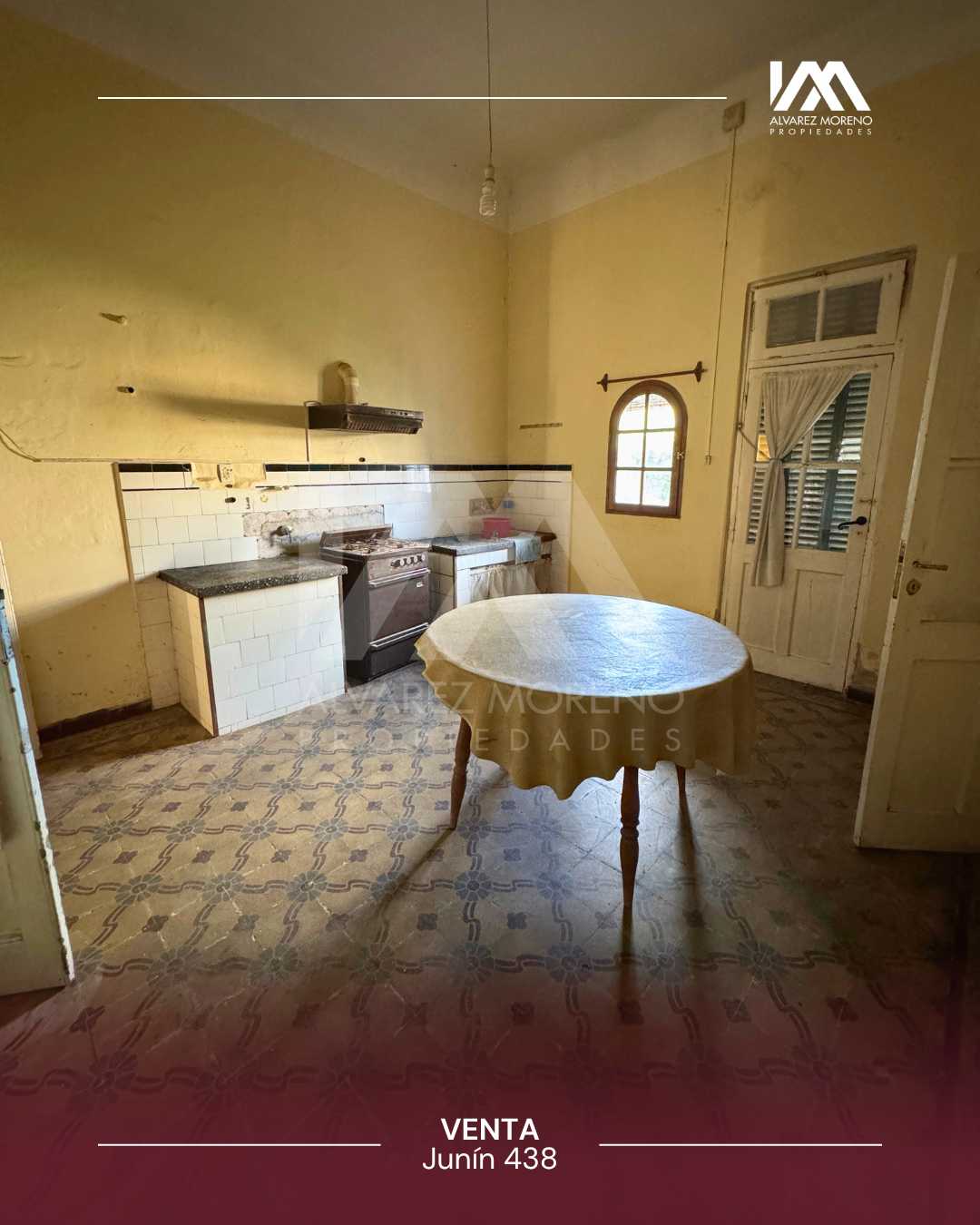 Alvarez Moreno Propiedades - Brinda asesoramiento y soluciones a nuestros clientes en lo que se refiera al mercado inmobiliario. Ventas, tasaciones, alquileres de todo tipo de propiedadesUSD 67.000- CASA CON LOCAL COMERCIAL